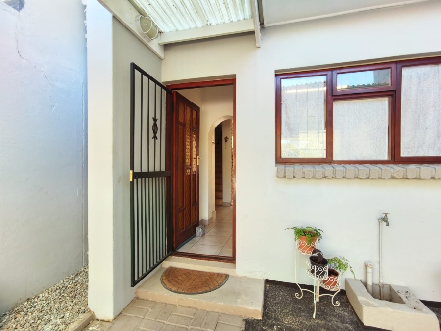 2 Bedroom Property for Sale in Dormehls Drift Western Cape